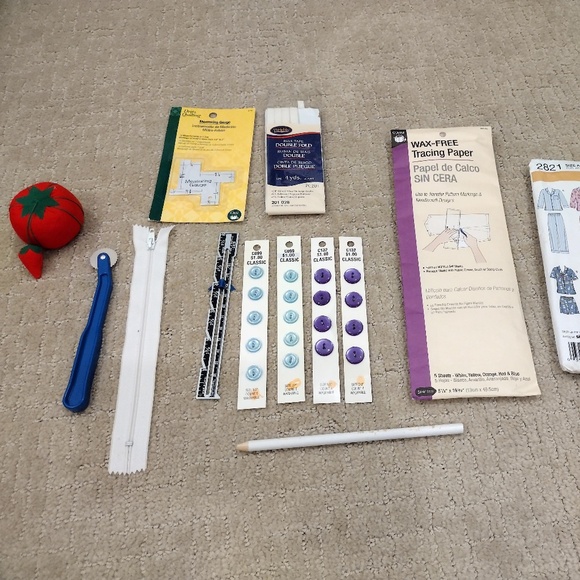 Simplicity Pattern 2821 Pajama Long Sleeve & Pants with Sewing Supplies - Picture 2 of 6